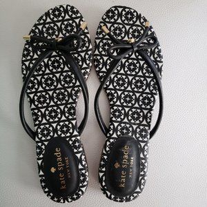 Kate Spade Black & White Flip Flops - 6